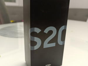 Samsung S20 + plus,8/128 gb,extra stanje