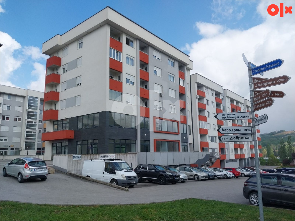 Poslovni prostor sa skladištem ( 635+340m2) Istočno Sarajevo