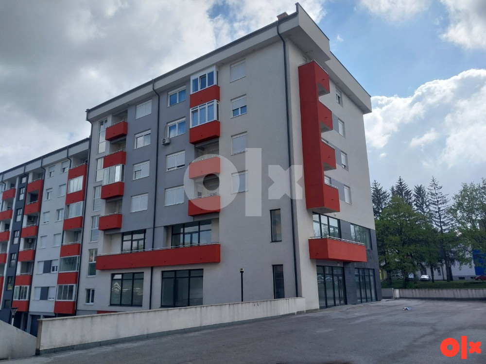 Poslovni prostor sa skladištem ( 635+340m2) Istočno Sarajevo 3