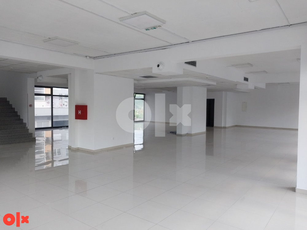Poslovni prostor sa skladištem ( 635+340m2) Istočno Sarajevo 7