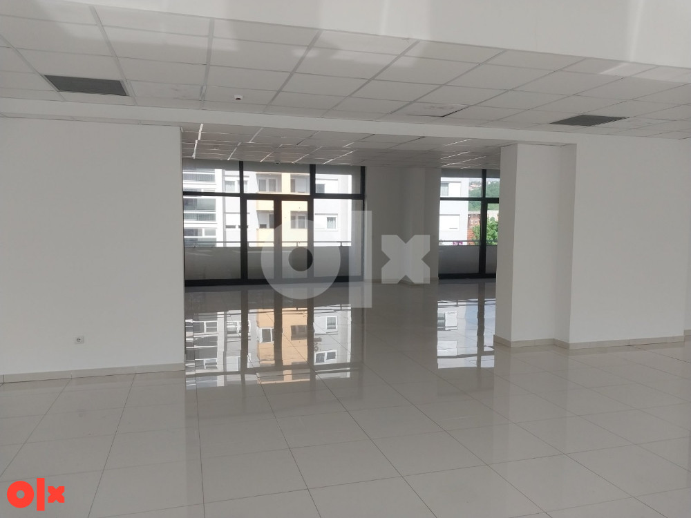 Poslovni prostor sa skladištem ( 635+340m2) Istočno Sarajevo 4