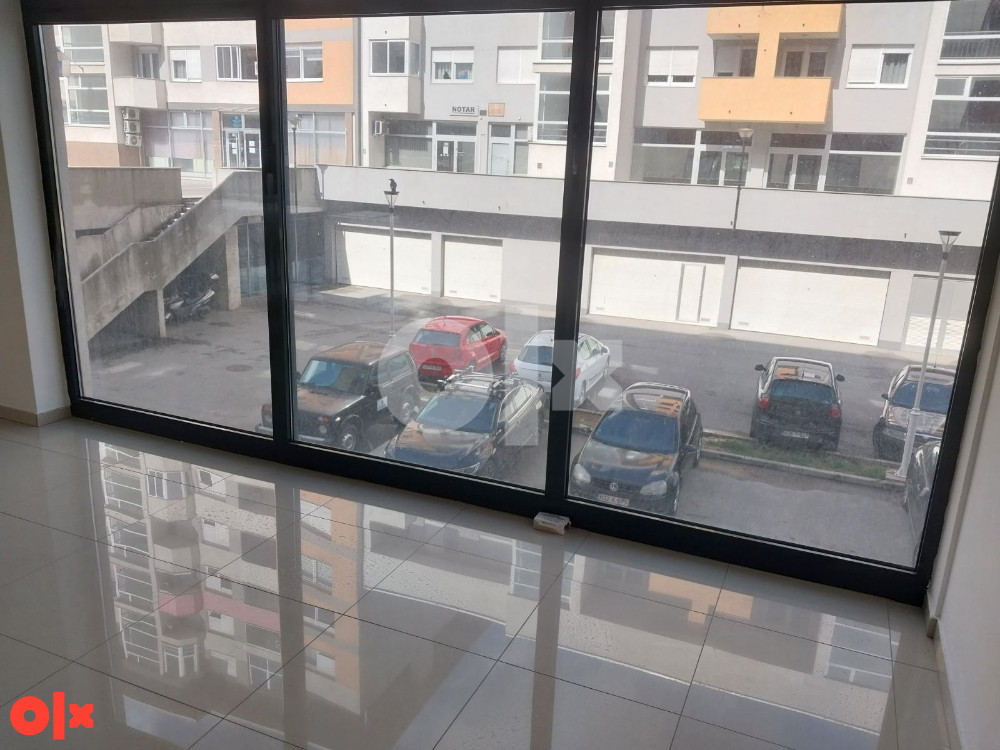 Poslovni prostor sa skladištem ( 635+340m2) Istočno Sarajevo 6
