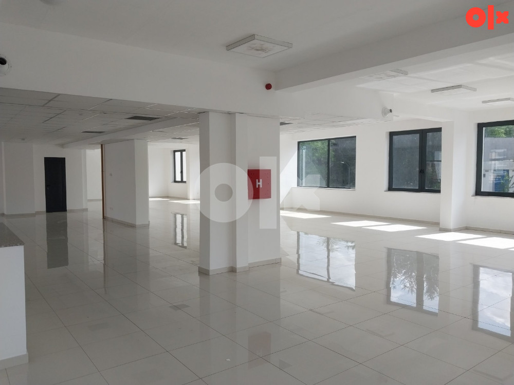 Poslovni prostor sa skladištem ( 635+340m2) Istočno Sarajevo 13
