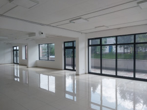 Poslovni prostor sa skladištem ( 635+340m2) Istočno Sarajevo photo 5