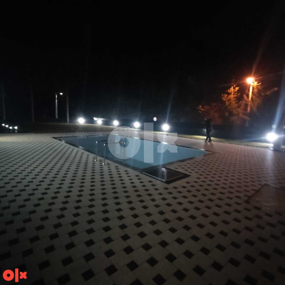 Izdaje se kuća/vila sa bazenom mjesecno 2500km min 1 god 10