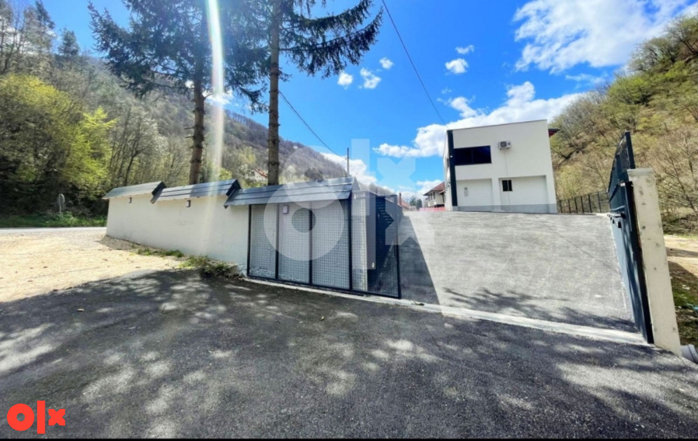 Izdaje se kuća/vila sa bazenom mjesecno 2500km min 1 god 25