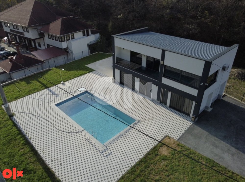 Izdaje se kuća/vila sa bazenom mjesecno 2500km min 1 god 6