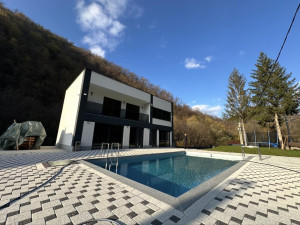 Izdaje se vila na dan photo 4