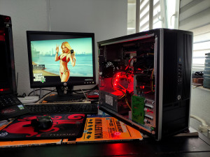 HP GAMING AMD A8 QUAD 8GB 500GB HDD Win 10