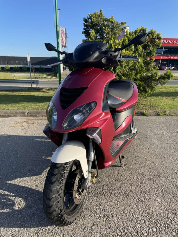 Auction Piaggio Nrg 2007 Nrg Mc2 Piaggio Nrg 50 2007 Nrg Scooter Cross