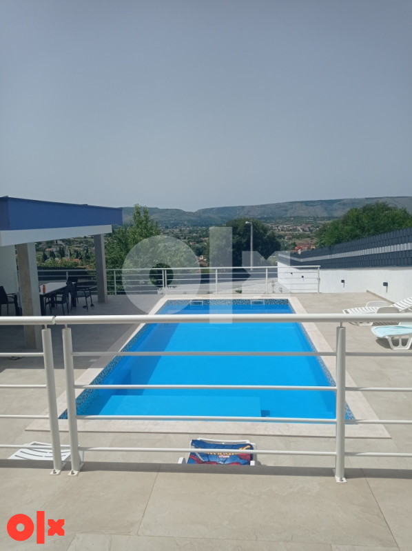 Iznajmljujem vilu kuću s bazenom bazen bazeni Blagaj 2