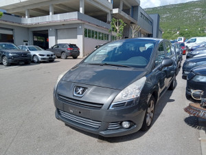 Peugeot 5008 2011 - dijelovi limarije i mehanike