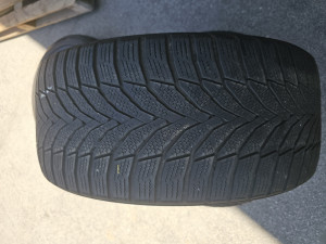 Prodajem 2 gume 245 45 17 Nexen 2021.g