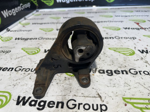 Nosac motora Jeep Liberty 2006 (fotografija 3)