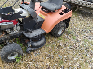 Traktor kosilica husqvarna dijelovi