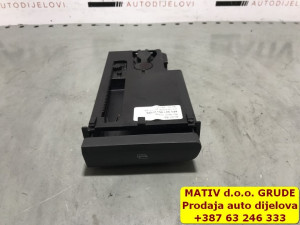 Pretinac ladica na instrument tabli Audi A3 8P 2009 8P0941561H