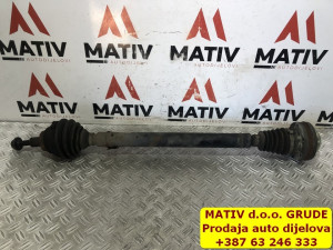 Poluosovina DESNA Audi A3 8P 2,0 TDI 2009