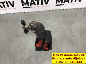 Utikač pojasa ZADNJI Audi A3 8V 2013 8V0857739