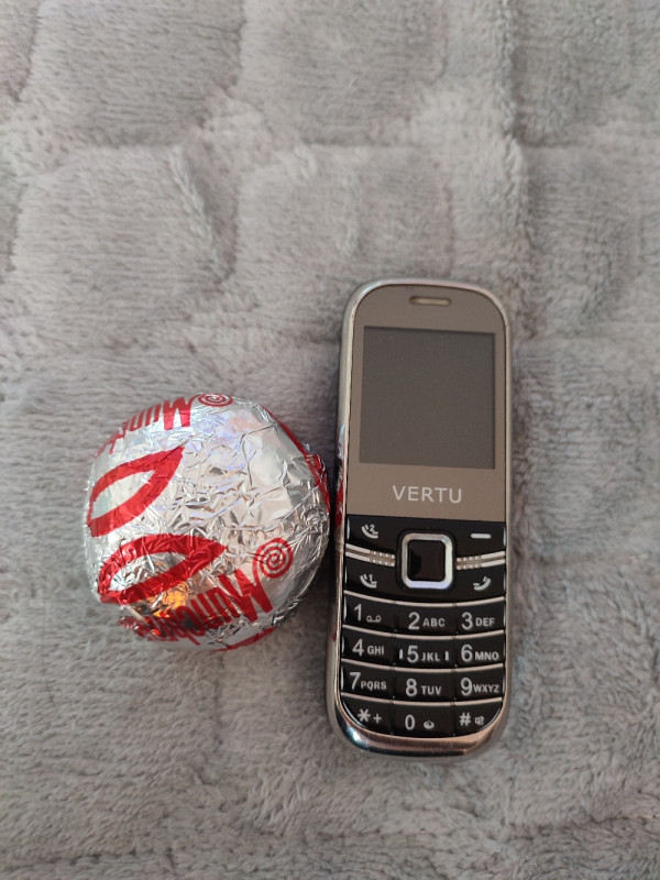 Mobitel vertu mali kineski nema baterije