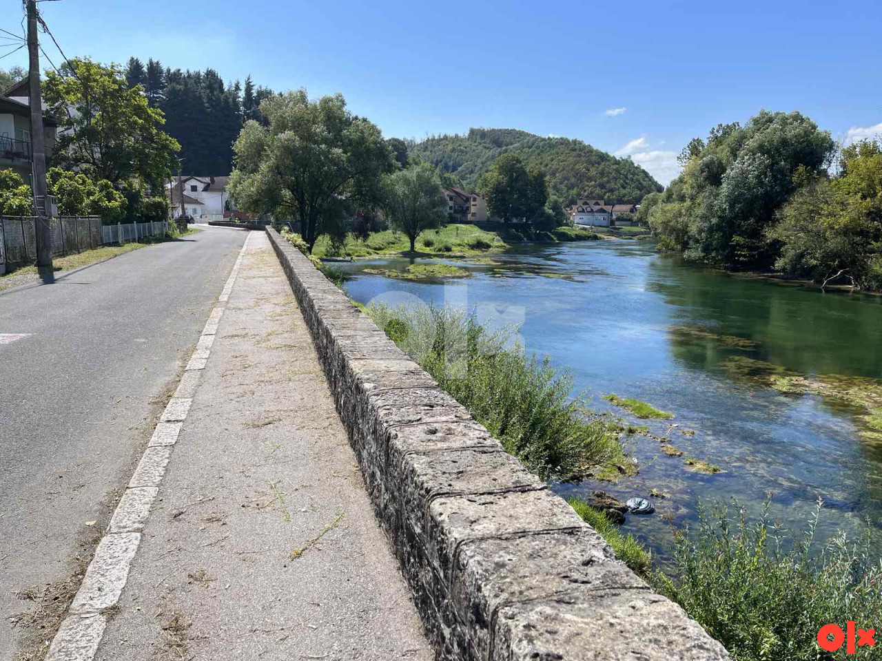 Kuća u Novom Gradu-Bos. Novi, s dodatnim objektima 2