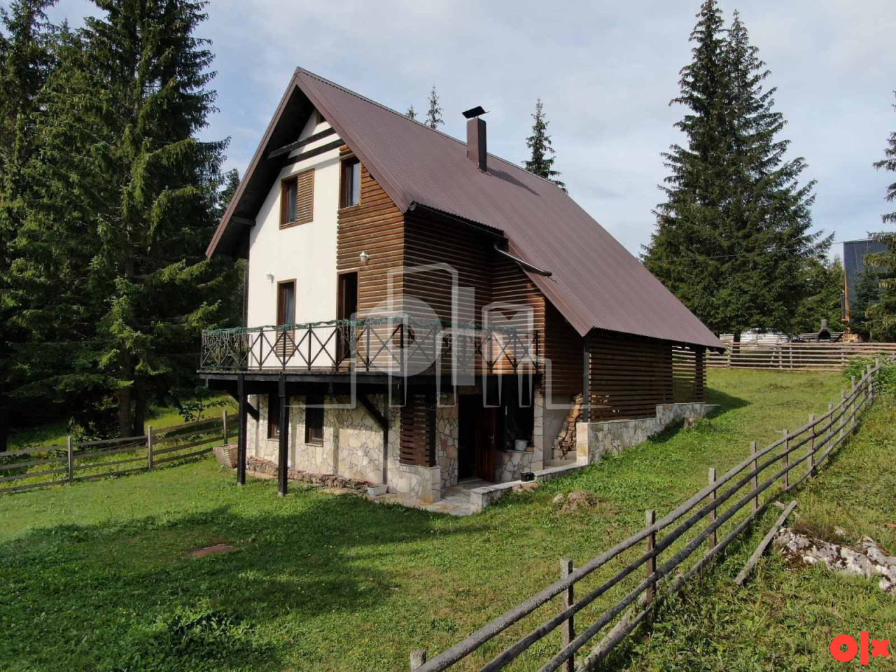 Odlična vikend vila Dvorišta Jahorina na placu od 500m2