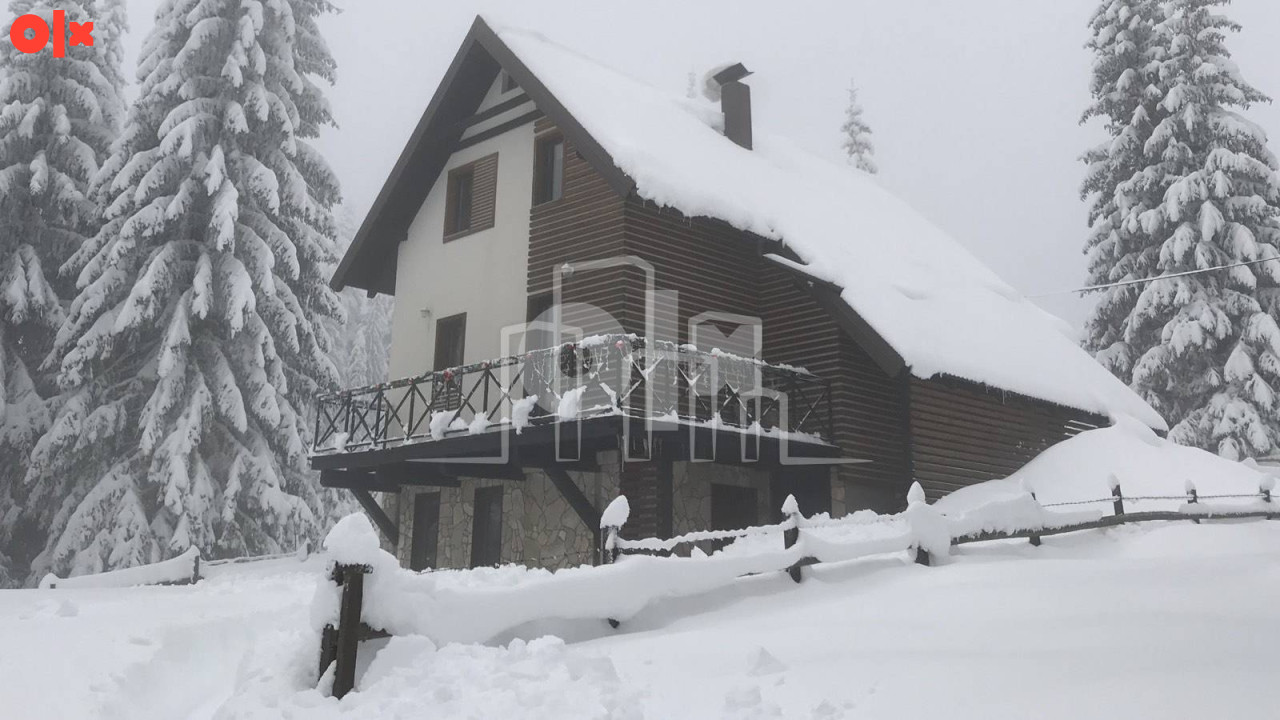 Odlična vikend vila Dvorišta Jahorina na placu od 500m2 5