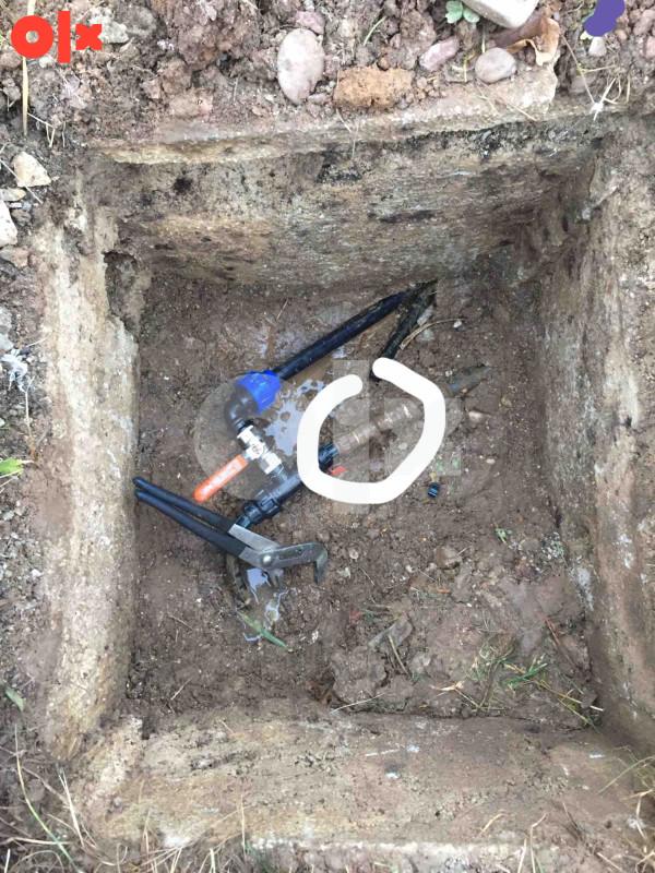 Zemlja i 2 kuce od cigle  sa garazom i stalom u Visokom 19