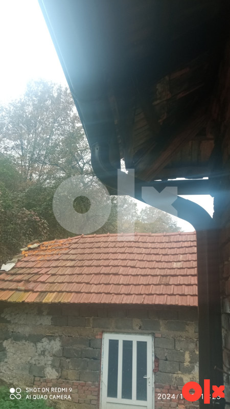 Zemlja i 2 kuce od cigle  sa garazom i stalom u Visokom 21