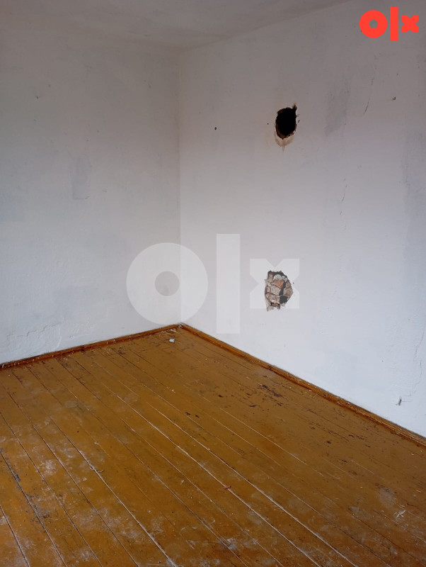 Zemlja i 2 kuce od cigle  sa garazom i stalom u Visokom 6