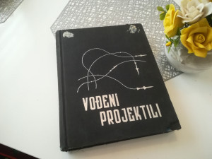 VOĐENI PROJEKTILI
Rijetka knjiga