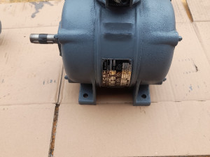 Ekektro motor 0.75kw 1370obr 220/380v elektromotori