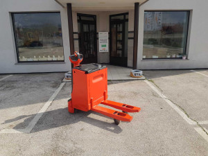 Viljuškar Linde T18 2015 kratki elektro paletar