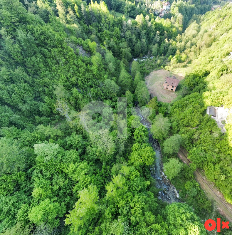 Kuća sa zemljistem 6.895m2 na rijeci Bijela,Konjic