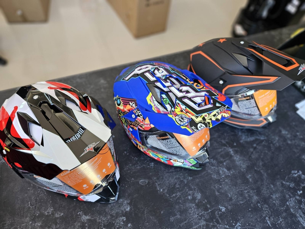 KACIGA ZA MOTOR SKUTER QUAD KVAD KROSS KROS
