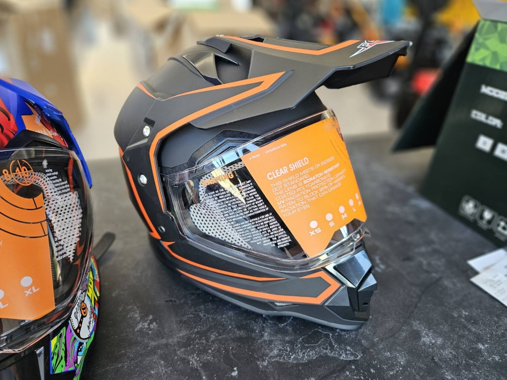 KACIGA ZA MOTOR SKUTER QUAD KVAD KROSS KROS