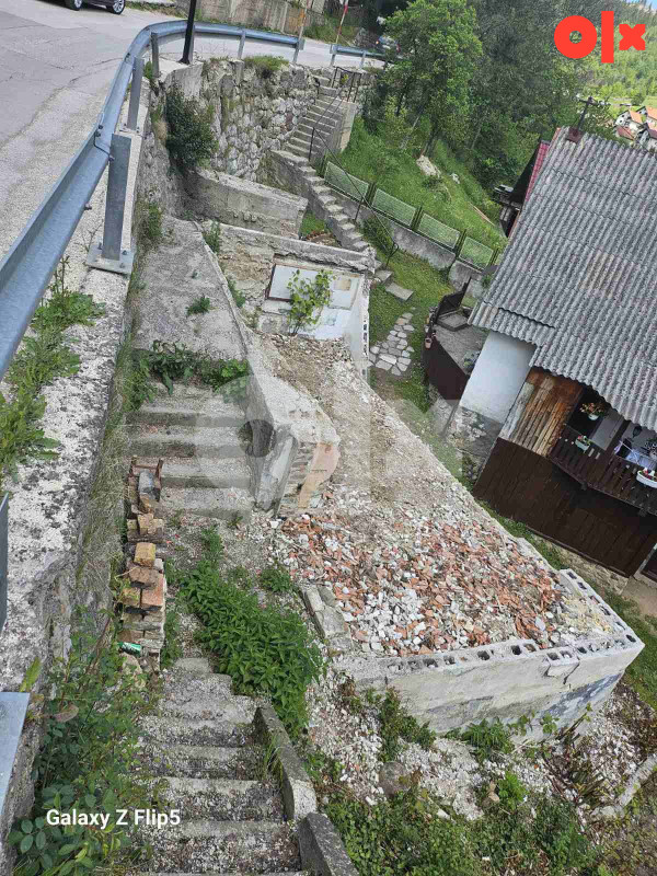 Plac sa temeljom - Centar Vareša 2