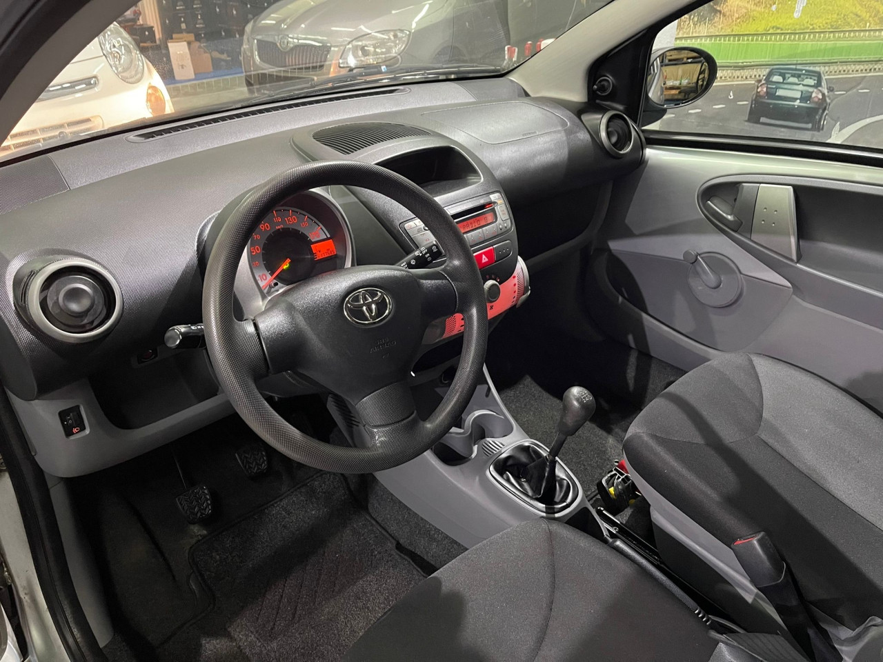 TOYOTA AYGO 1.0 BENZIN, 2011 GODINA