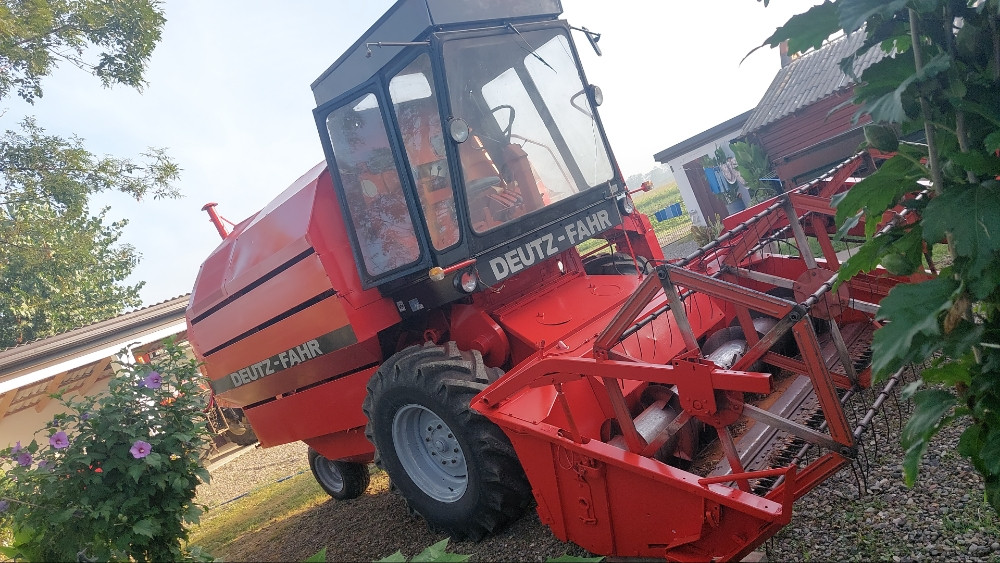 Kombajn DEUTZ FAHR 1002