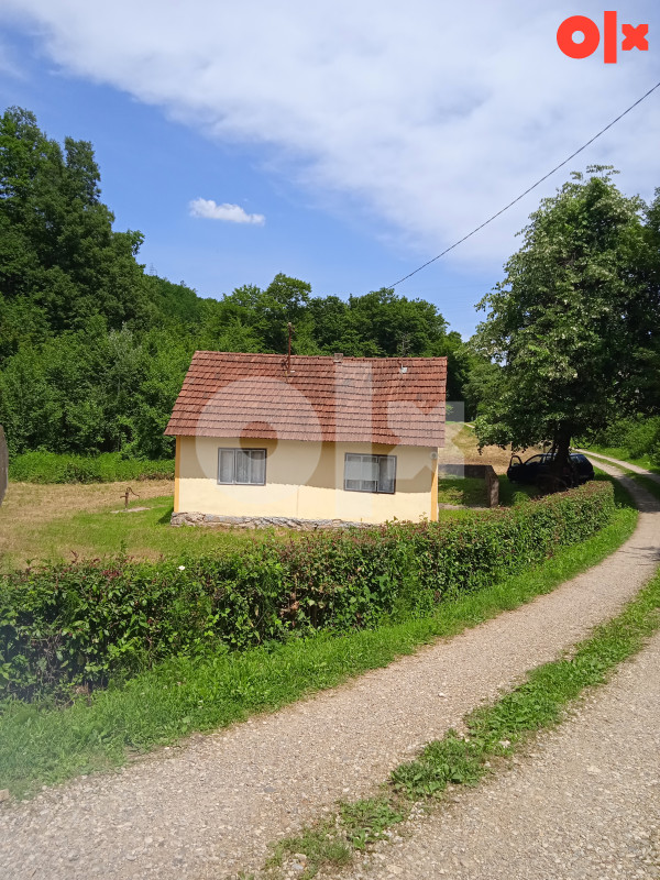 Kuća Kozarska Dubica, Mlječanica 45m2 na 2 duluma i 300 kvadrata