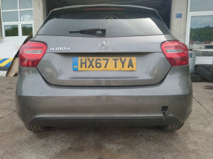 Zadnja vrata hauba Mercedes a klasa w176