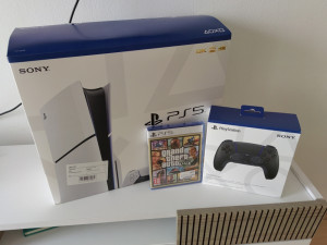 Play Station 5 1 TB slim NOVO 2 dzojstika GTA 5