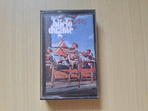 AUDIO KASETA - BIJELO DUGME PLJUNI I ZAPJEVAJ JUGOSLAVIJJO