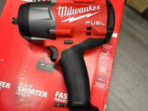 Milwaukee aku gedorni odvijac 18v AKCIJA  2169Nm 1/2 solo