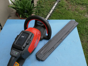 Husqvarna motorka za zivu ogradu