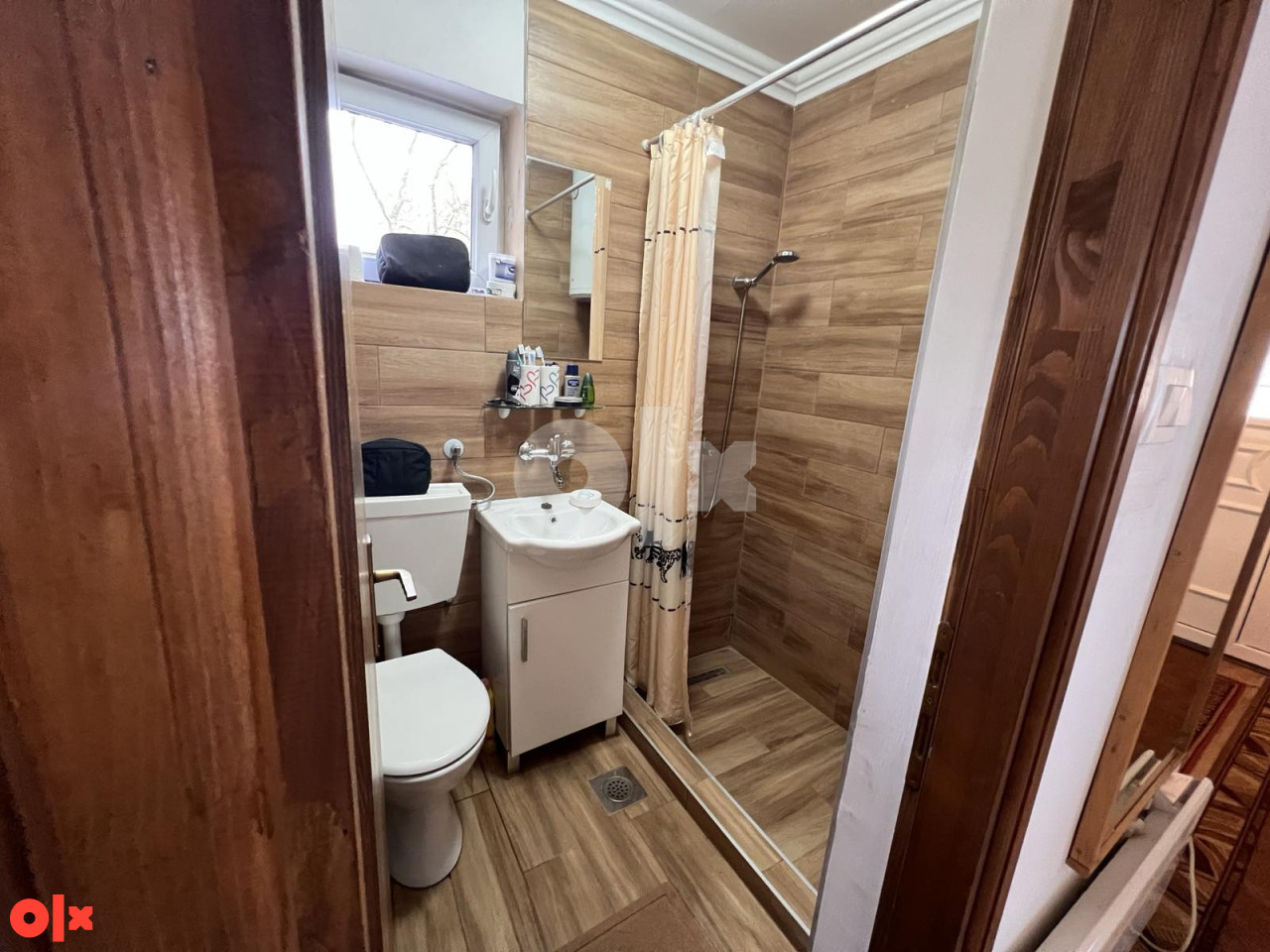 Kuća sa bazenom, Gornje Vlakovo 12