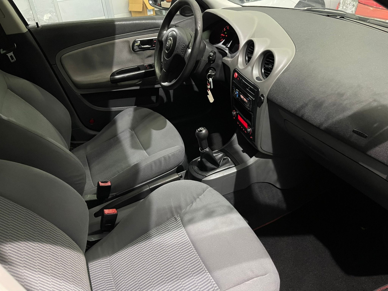 SEAT CORDOBA 1,4 MPI , 2003 GODINA, KLIMA