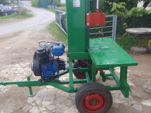 Cjepac drva dizel motor 18 hp