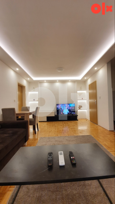 Stan na dan Vogošća/Trosoban/Klima/Wifi/Parking/5 Kreveta/SmartTV
