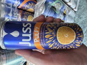 Sok Juss komadići voća Narandža 250ml limenka