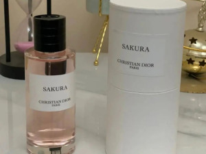 Christian dior sakura parfem Tuzla parfemi